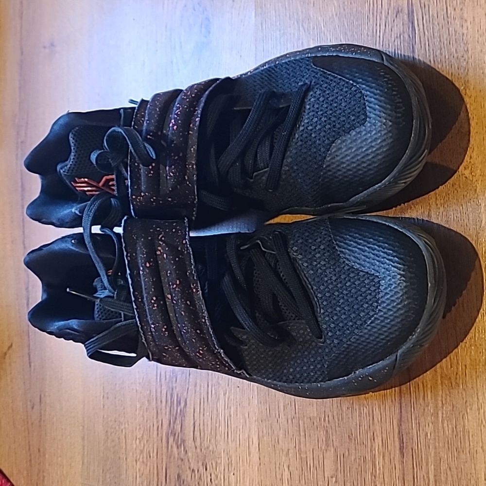 Nike Kyrie 2 Red/Black
